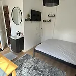 Apartment Ally's Urban Cozy Juhkentali 42 Near Centre Airport Next To Bus Station *