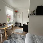 Apartment Ally's Urban Cozy Juhkentali 42 Near Centre Airport Next To Bus Station Tallinn