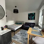 Ally's Urban Cozy Juhkentali 42 Near Centre Airport Next To Bus Station Tallinn