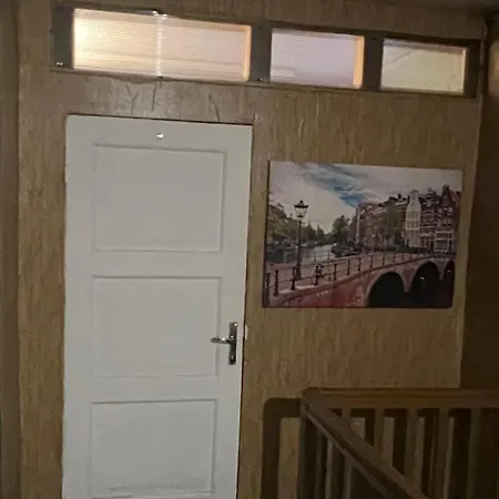 Ally's Urban Cozy Juhkentali 42 Near Centre Airport Next To Bus Station Apartment