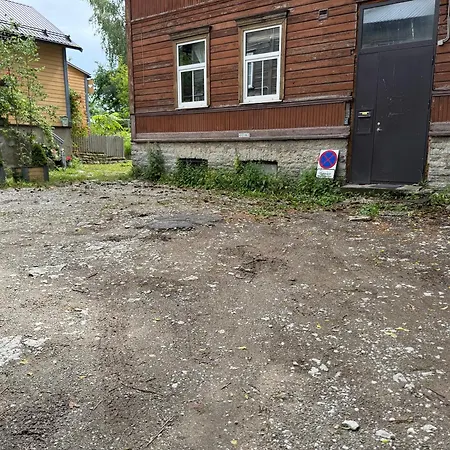 Apartment Ally's Urban Cozy Juhkentali 42 Near Centre Airport Next To Bus Station *