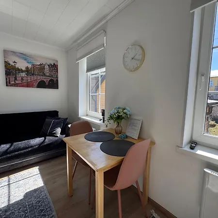 Apartament Ally Simple Cozy Juhkentali 42 Near Centre Airport Next To Bus Station Tallin