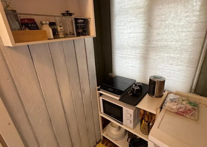 Ally's Urban Cozy Juhkentali 42 Near Centre Airport Next To Bus Station טאלין