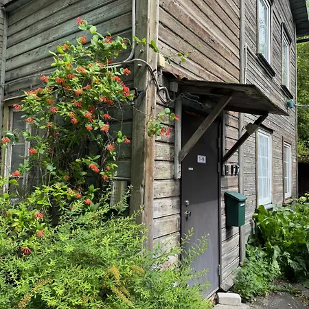 Апартаменты Ally's Urban Cozy Juhkentali 42 Near Centre Airport Next To Bus Station Таллин