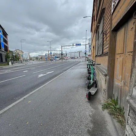 Ally's Urban Cozy Juhkentali 42 Near Centre Airport Next To Bus Station *